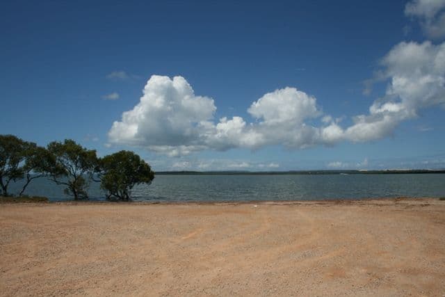 8 Newcomb Court, REDLAND BAY QLD 4165, Redland Bay - Thumbnail 3