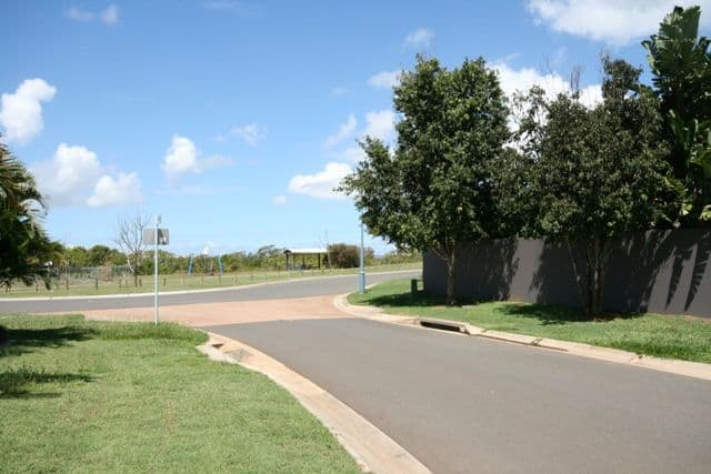 8 Newcomb Court, REDLAND BAY QLD 4165, Redland Bay - Thumbnail 5