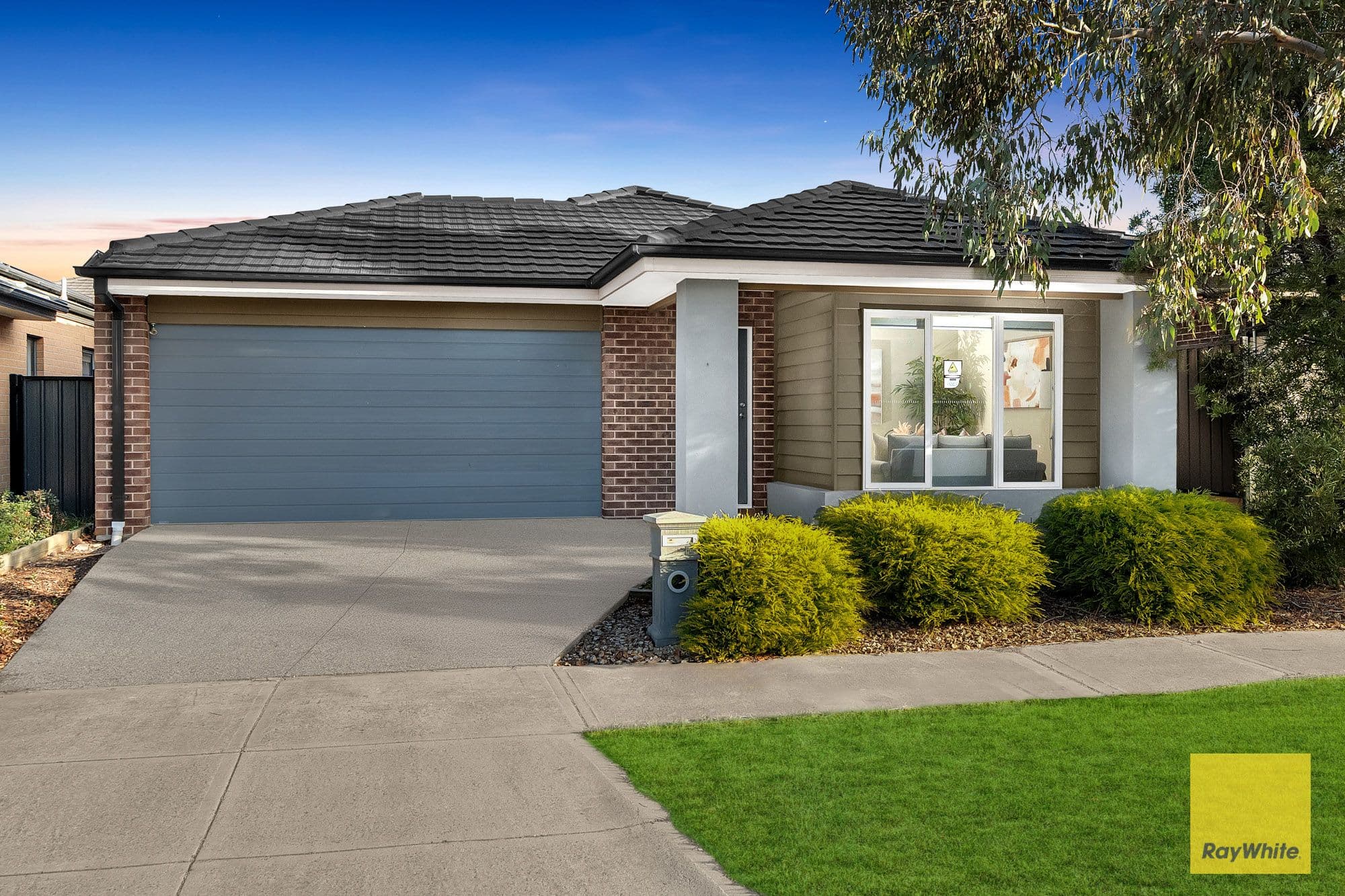 54 Rockgarden Drive, Truganina VIC 3029, Truganina - Thumbnail 2