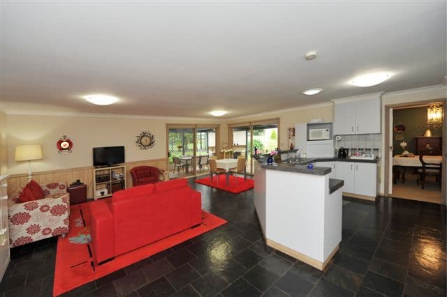 9 Jull Drive, CENTENARY HEIGHTS QLD 4350, Centenary Heights - Thumbnail 6