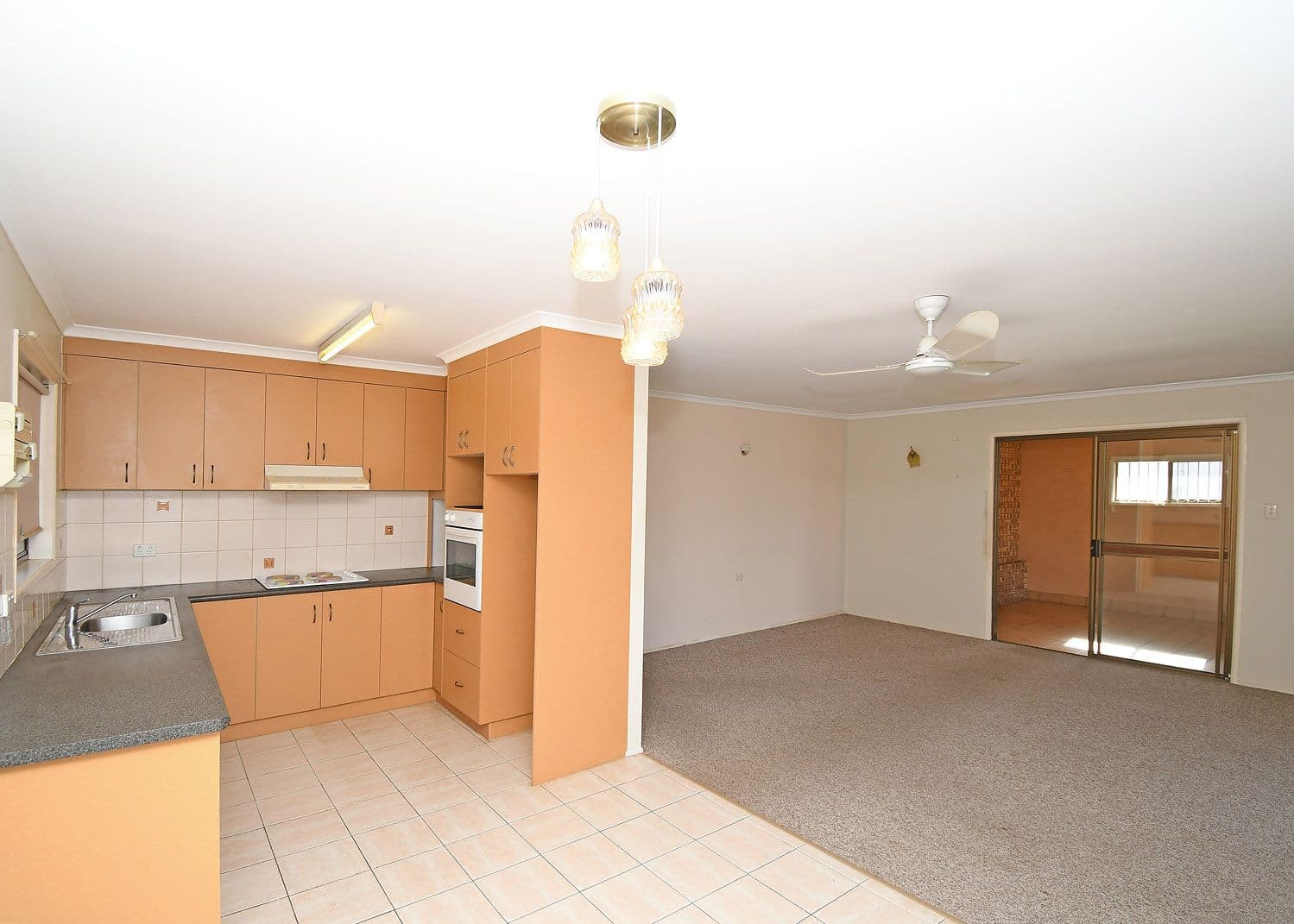 10 Caringa Street, Maryborough QLD 4650, Maryborough - Thumbnail 3