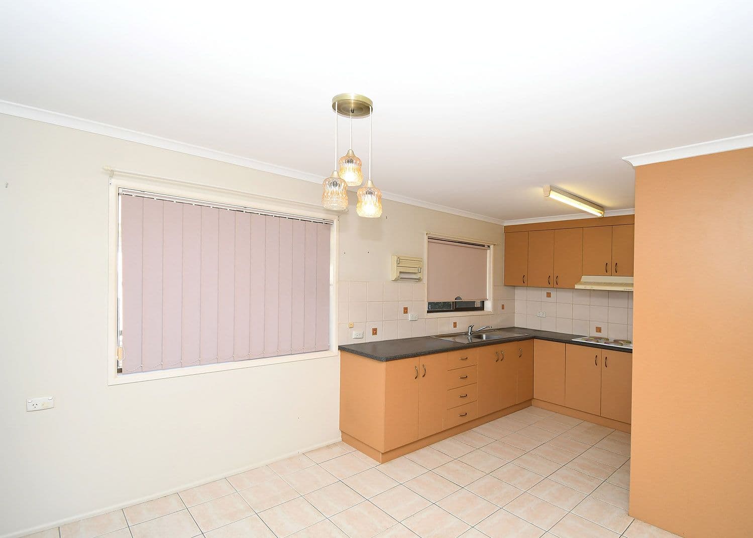 10 Caringa Street, Maryborough QLD 4650, Maryborough - Thumbnail 4