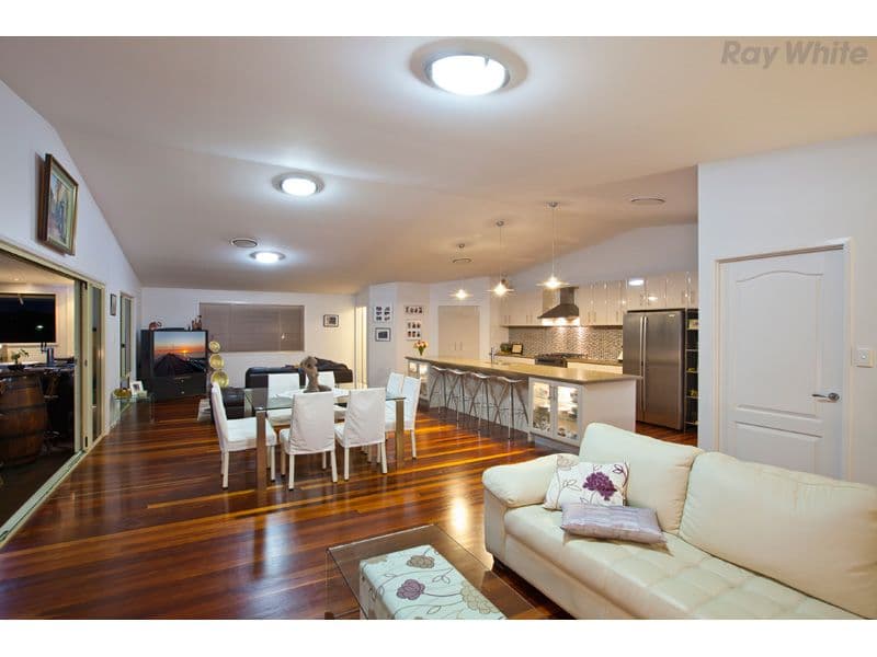 21 Carmody Court, PETRIE QLD 4502, Petrie - Thumbnail 2