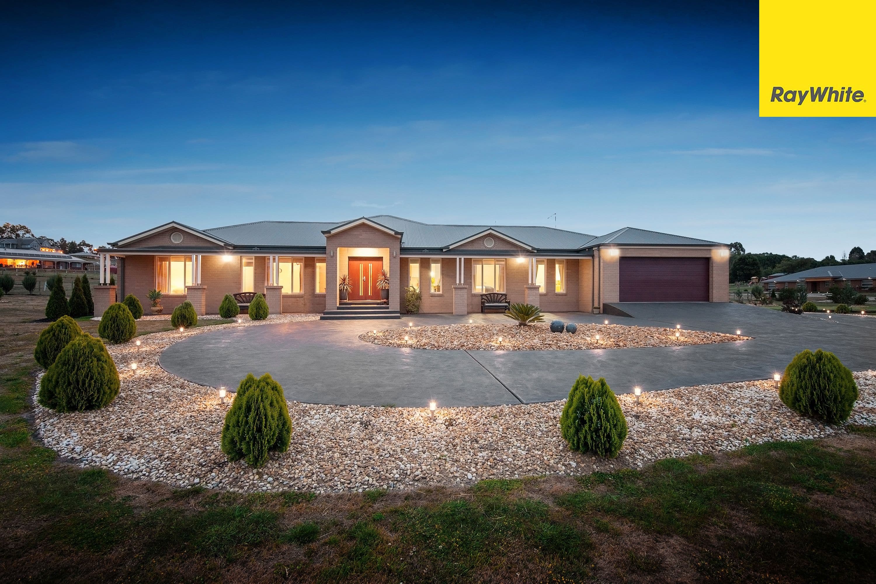 17 Amberley Drive, Drouin VIC 3818, Drouin - Image 1