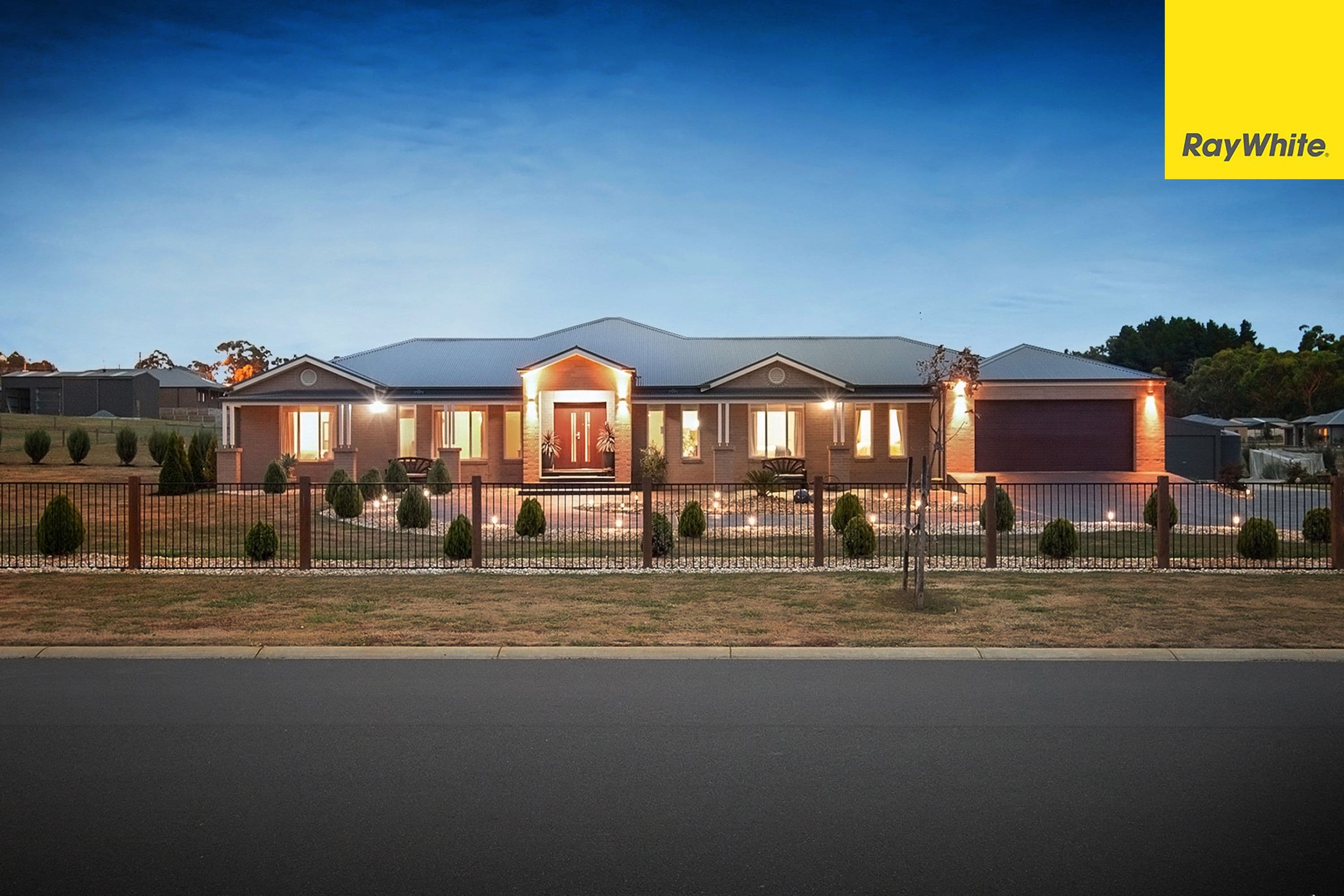 17 Amberley Drive, Drouin VIC 3818, Drouin - Thumbnail 2