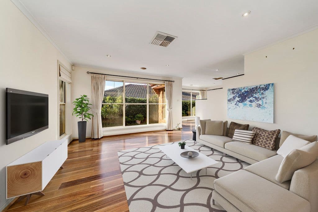 2 Warburton Street, Narrabundah ACT 2604, Narrabundah - Thumbnail 2