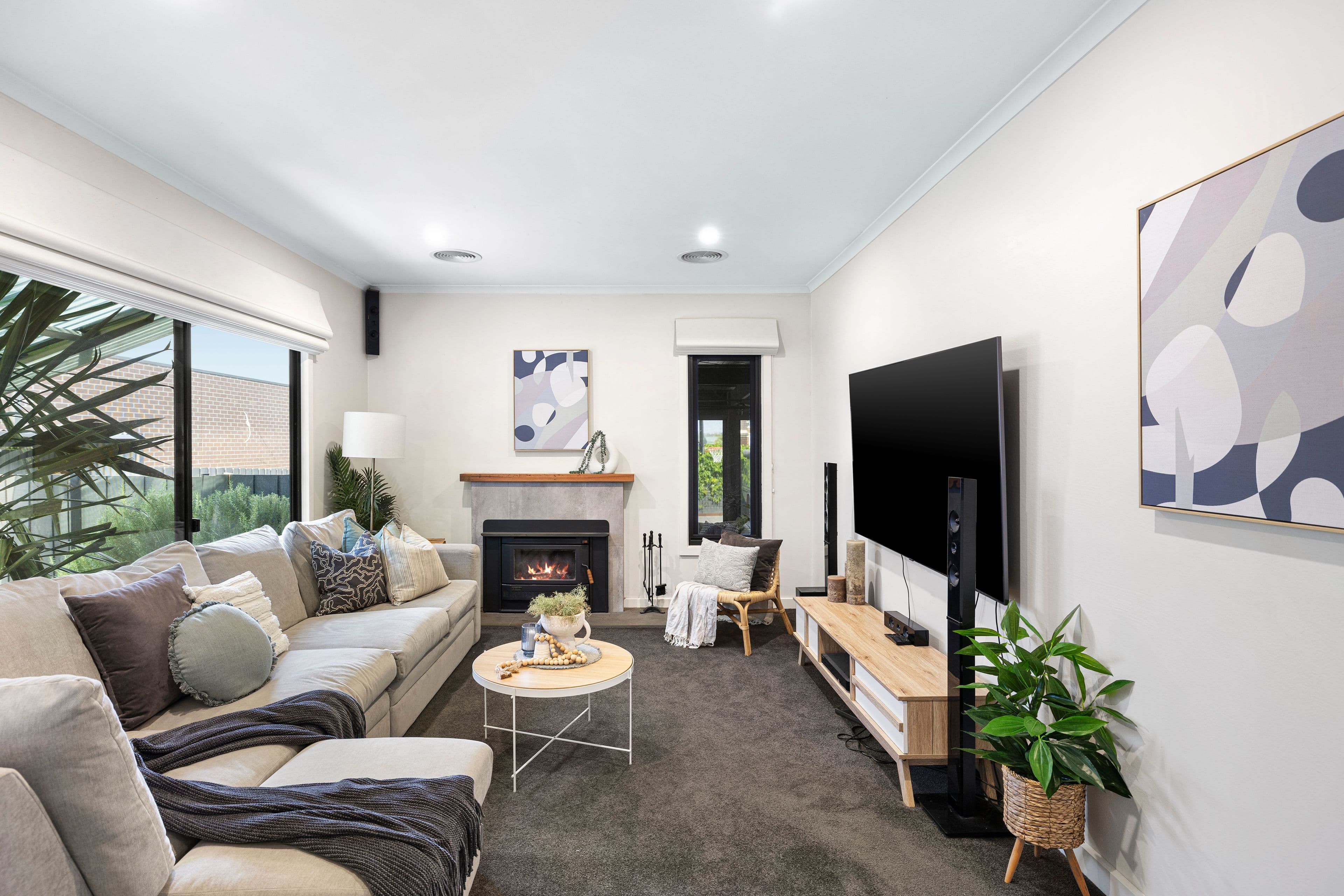24 Deakin Crescent, Dandenong North VIC 3175, Dandenong North - Thumbnail 2