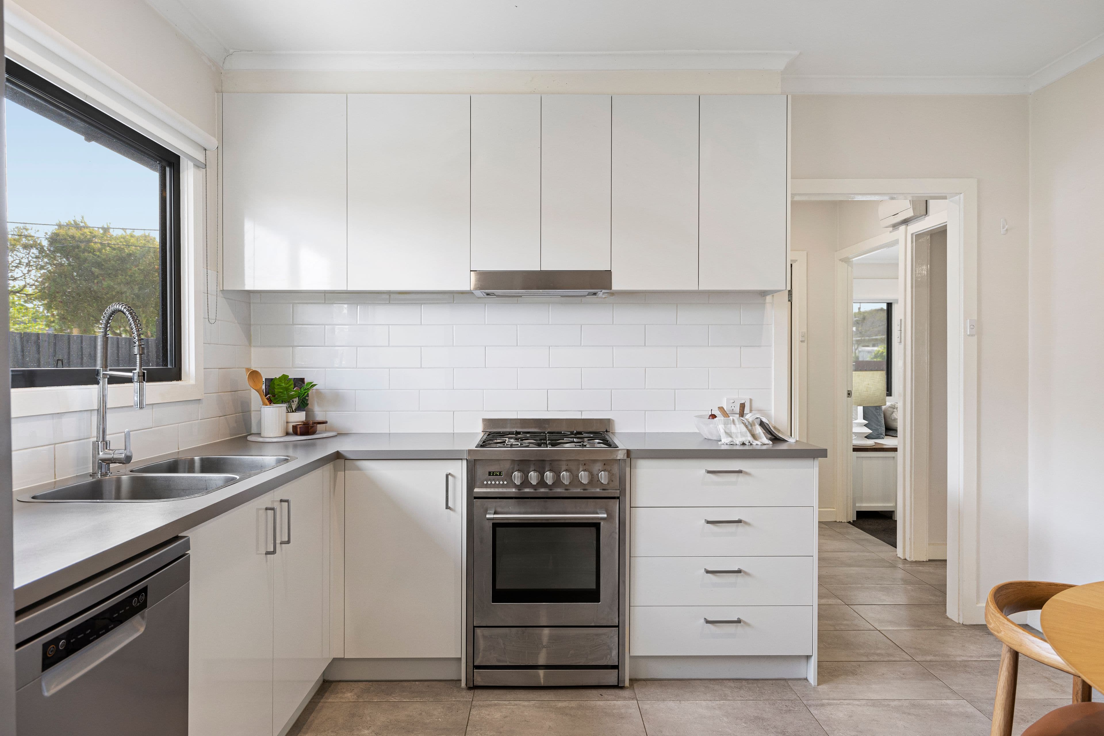 24 Deakin Crescent, Dandenong North VIC 3175, Dandenong North - Thumbnail 5