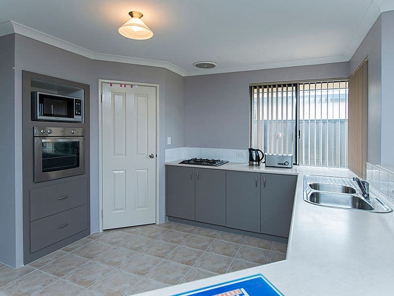 21 CASCADES Road, SOUTHERN RIVER WA 6110, Southern River - Thumbnail 2
