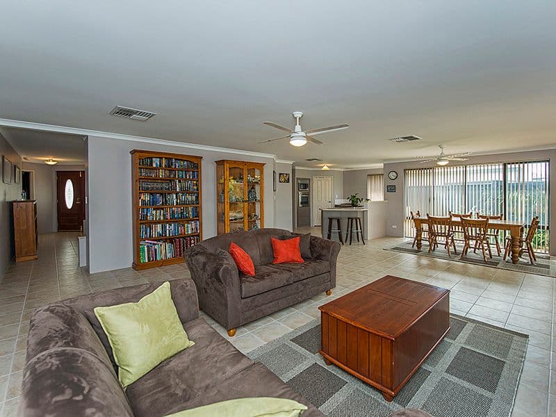 21 CASCADES Road, SOUTHERN RIVER WA 6110, Southern River - Thumbnail 4