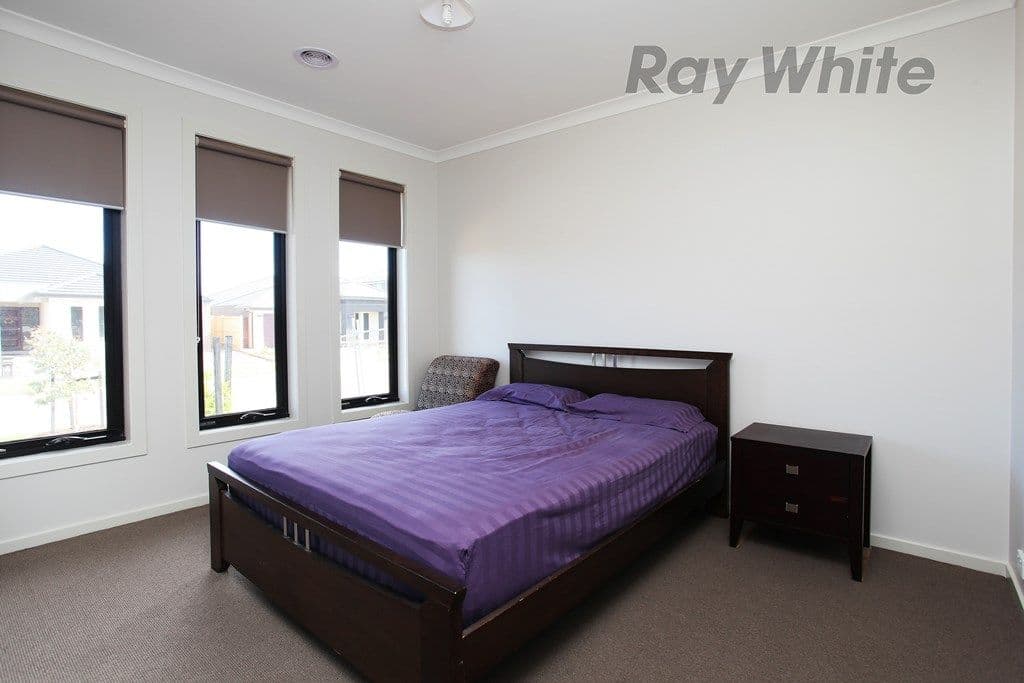 11 Coronat Drive, WILLIAMS LANDING VIC 3027, Williams Landing - Thumbnail 3