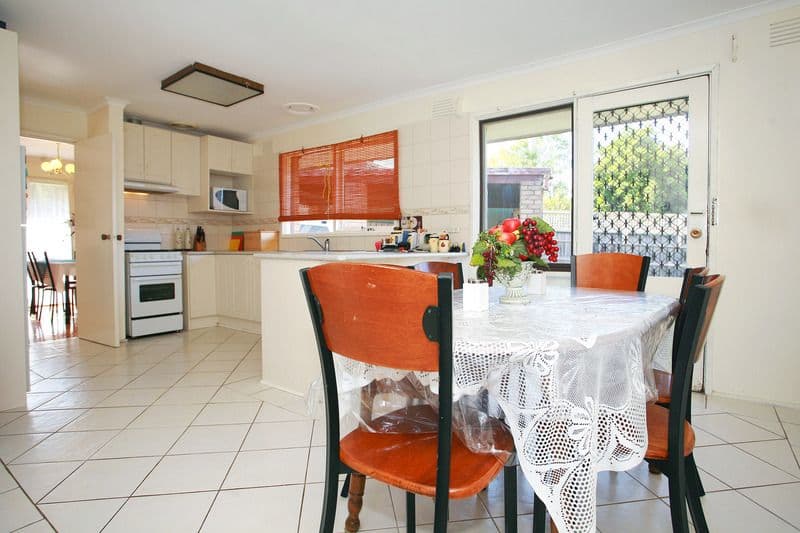 4 Parker Court, ENDEAVOUR HILLS VIC 3802, Endeavour Hills - Thumbnail 6