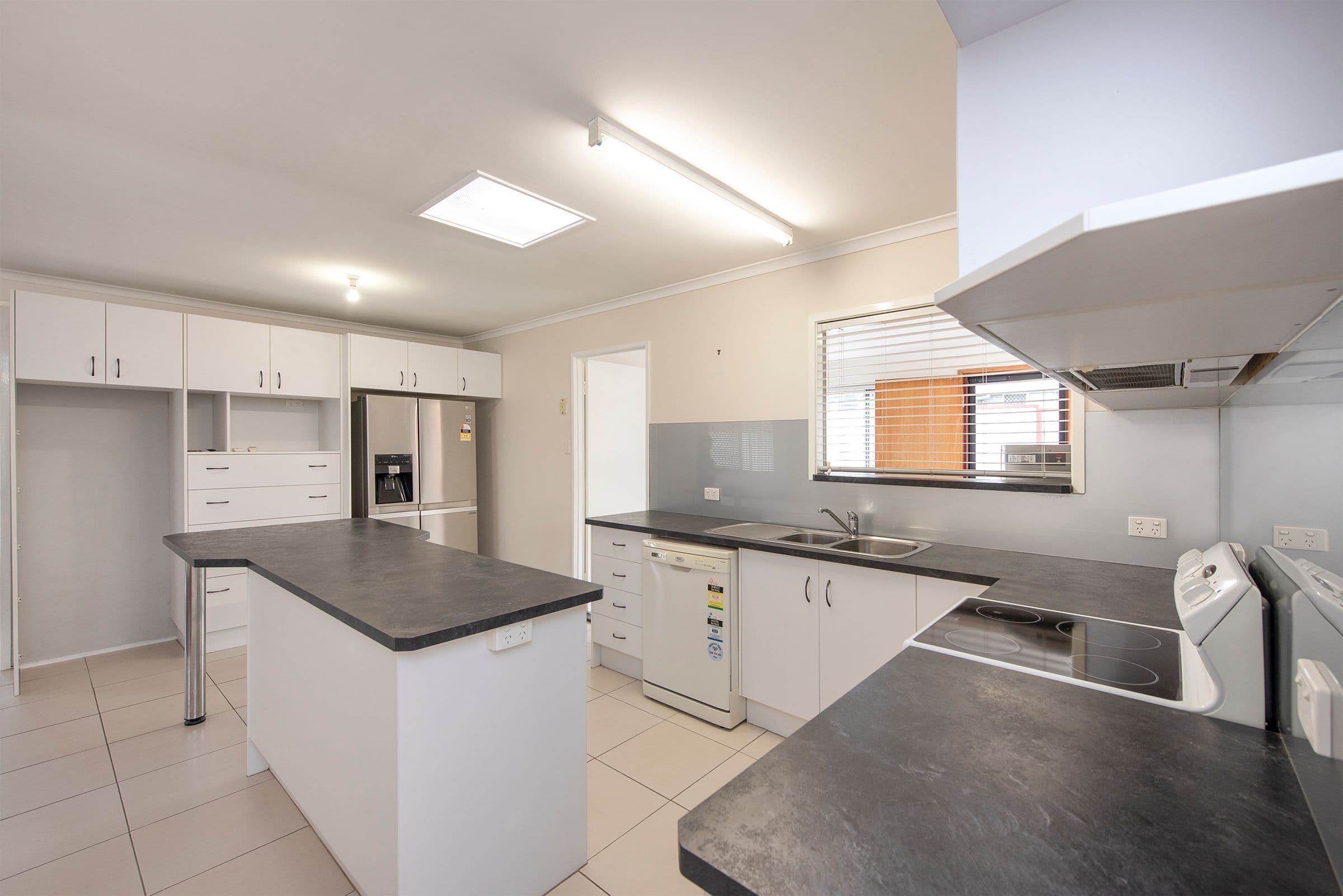 29 Ashvale Street, Kingston QLD 4114, Kingston - Thumbnail 3
