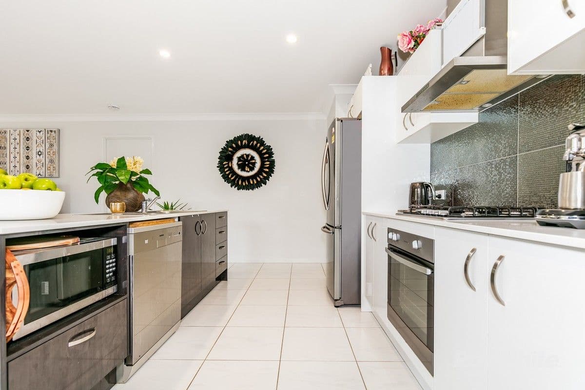 16 Birdwing Crescent, FLAGSTONE QLD 4280, Flagstone - Thumbnail 5
