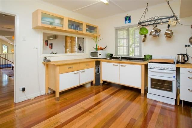 21 Oxley Drive, HOLLAND PARK QLD 4121, Holland Park - Thumbnail 2
