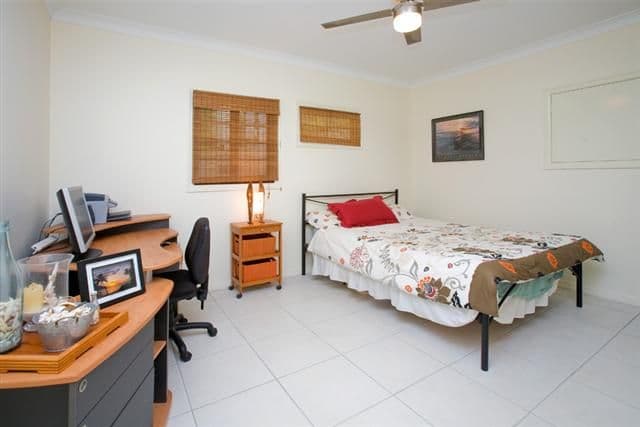 21 Oxley Drive, HOLLAND PARK QLD 4121, Holland Park - Thumbnail 8