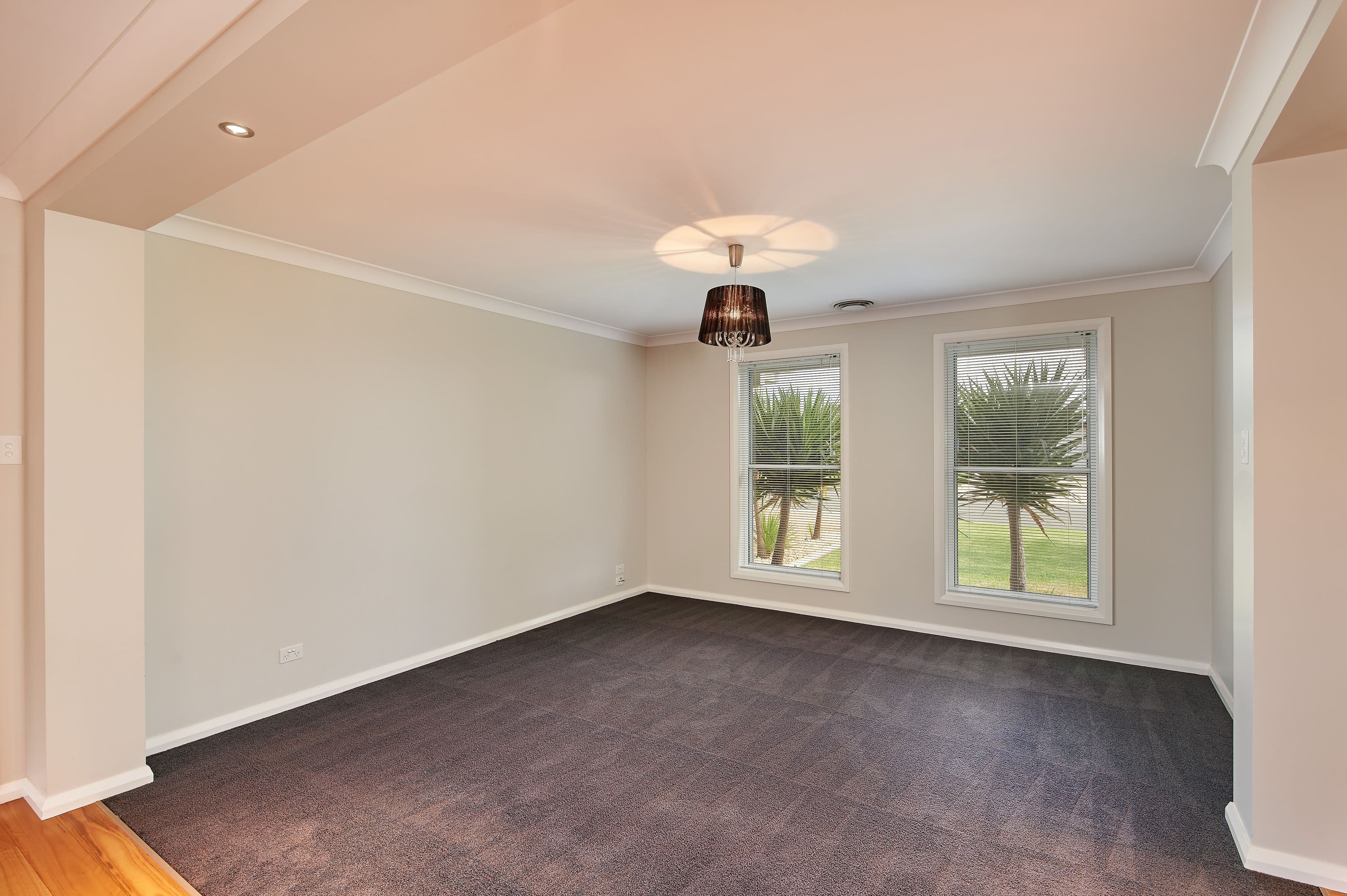 1 Warambee Street, Glenfield Park - Thumbnail 2