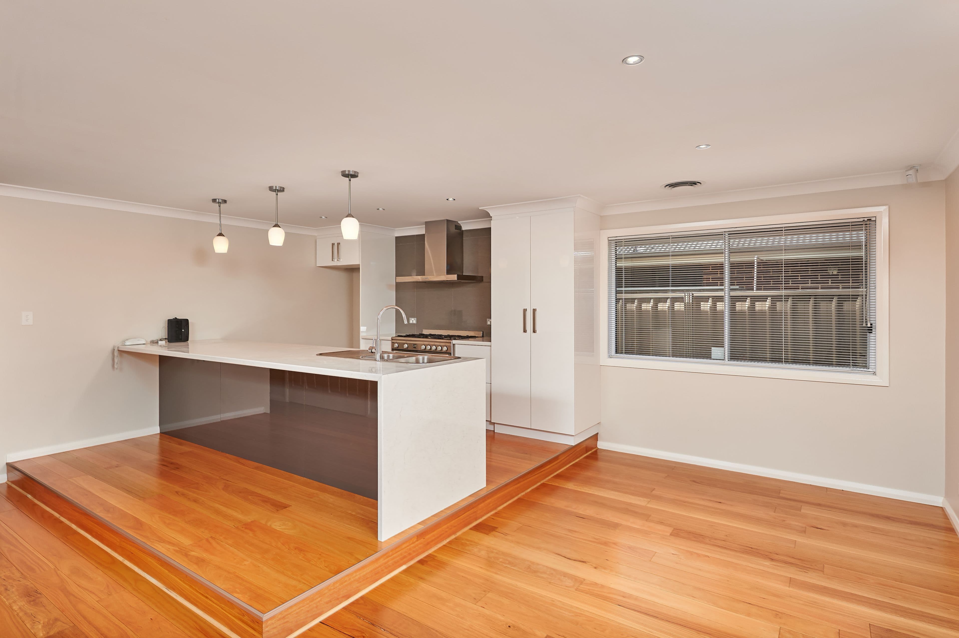 1 Warambee Street, Glenfield Park - Thumbnail 3