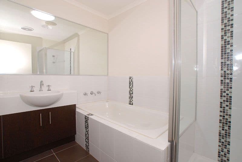 337 Hogans Road, TARNEIT VIC 3029, Tarneit - Thumbnail 2