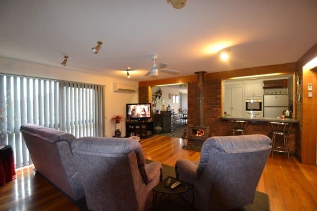24 Priestley Crescent, SEYMOUR VIC 3660, Seymour - Thumbnail 5