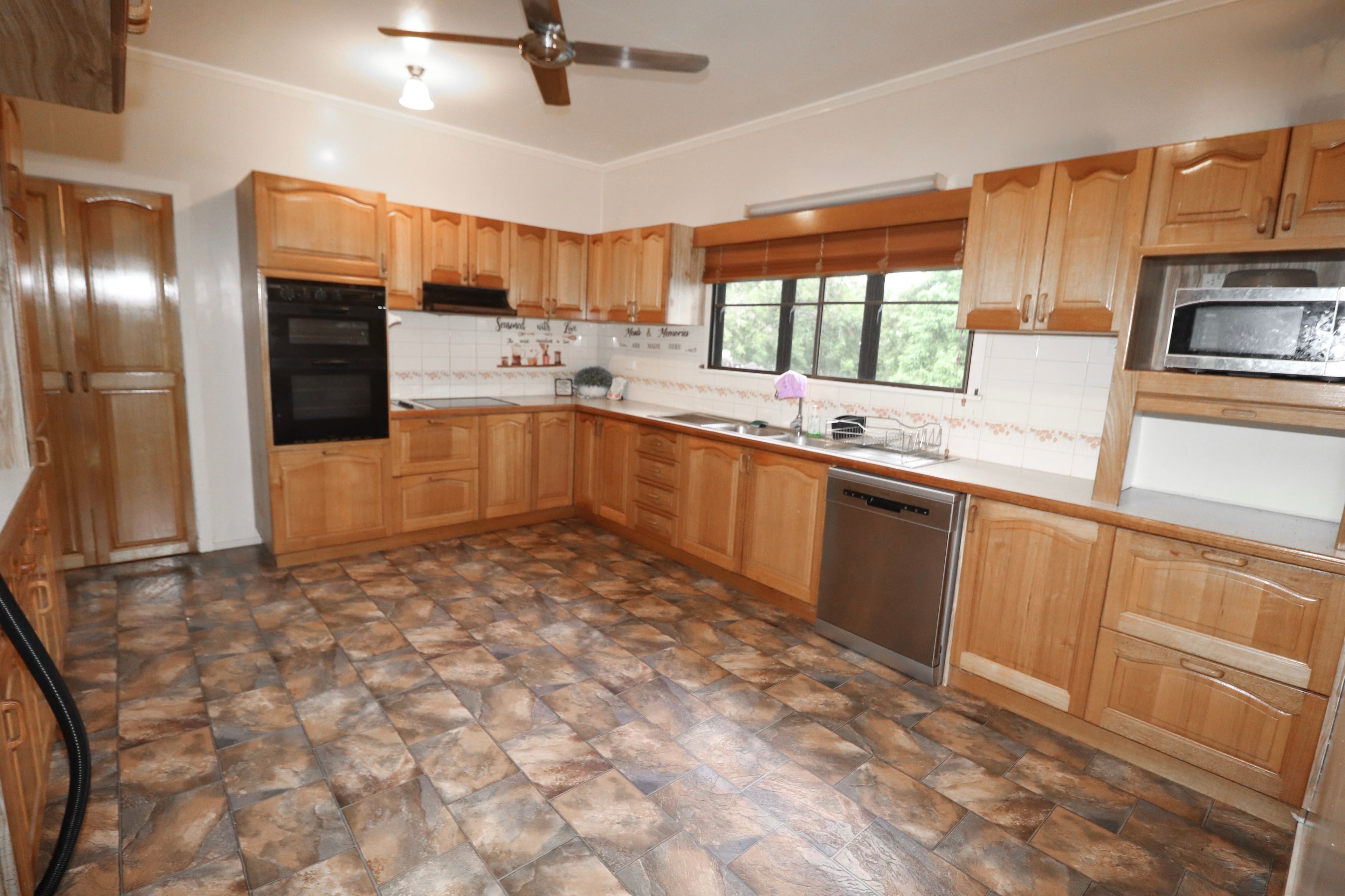 10 Mckenzie Street, Ingham QLD 4850, Ingham - Thumbnail 2