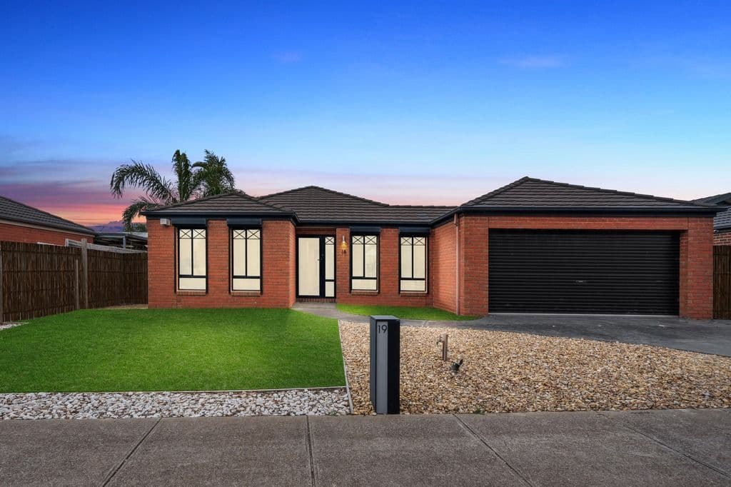 19 Edgewater Circuit, Cairnlea VIC 3023, Cairnlea - Image 1
