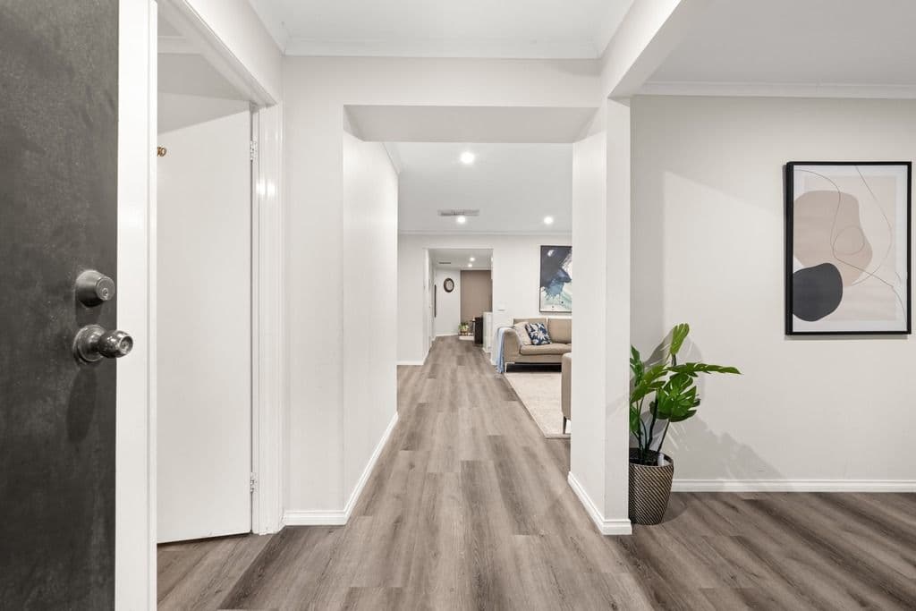 19 Edgewater Circuit, Cairnlea VIC 3023, Cairnlea - Thumbnail 3