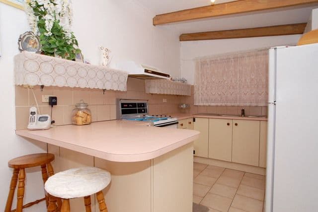121 Fox Street, ST ALBANS VIC 3021, St Albans - Thumbnail 2