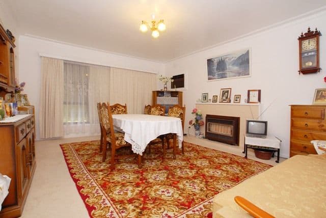 121 Fox Street, ST ALBANS VIC 3021, St Albans - Thumbnail 3