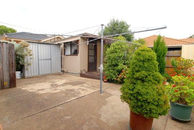 121 Fox Street, ST ALBANS VIC 3021, St Albans - Thumbnail 5