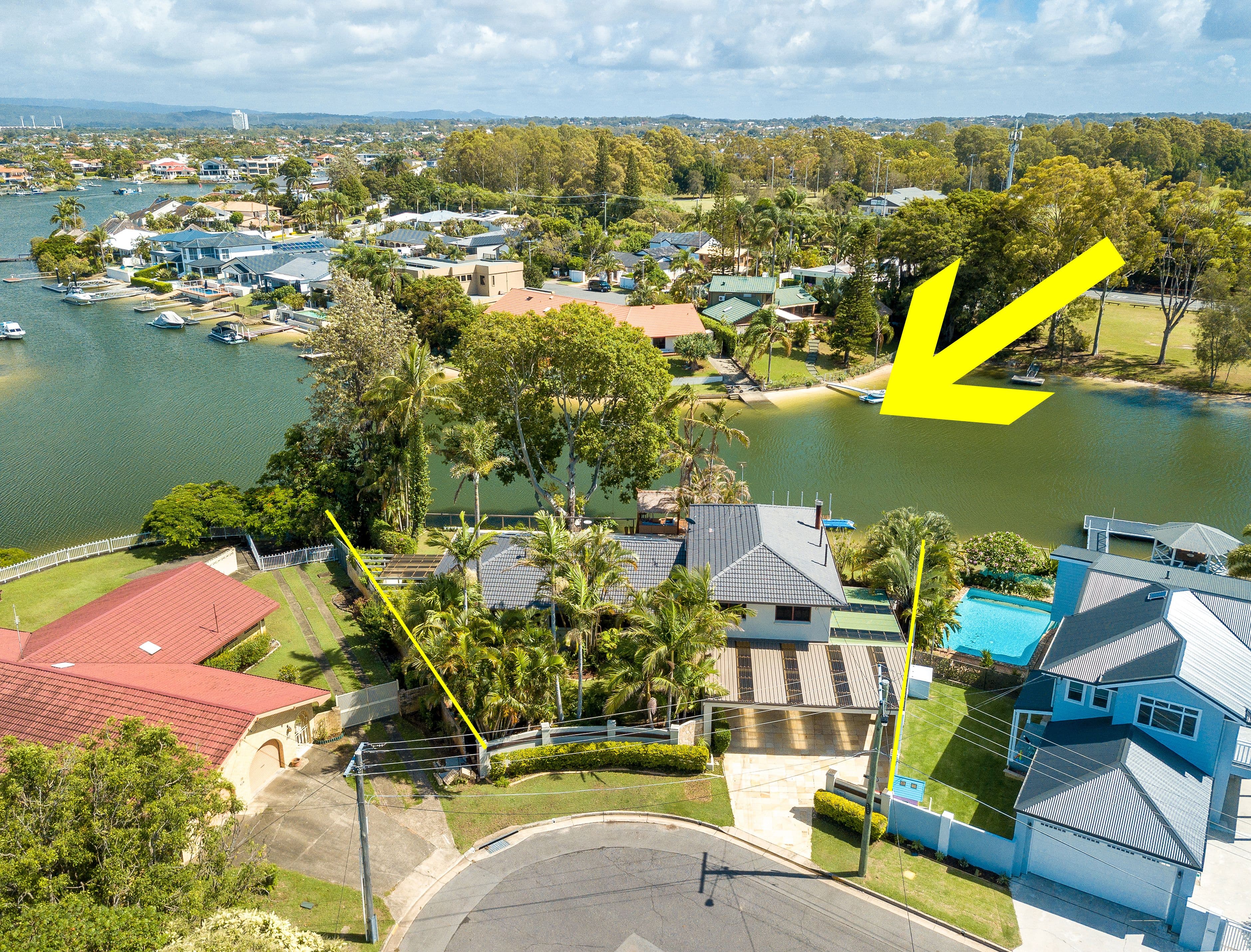 17 Andrew Avenue, Broadbeach Waters QLD 4218, Broadbeach Waters - Thumbnail 3