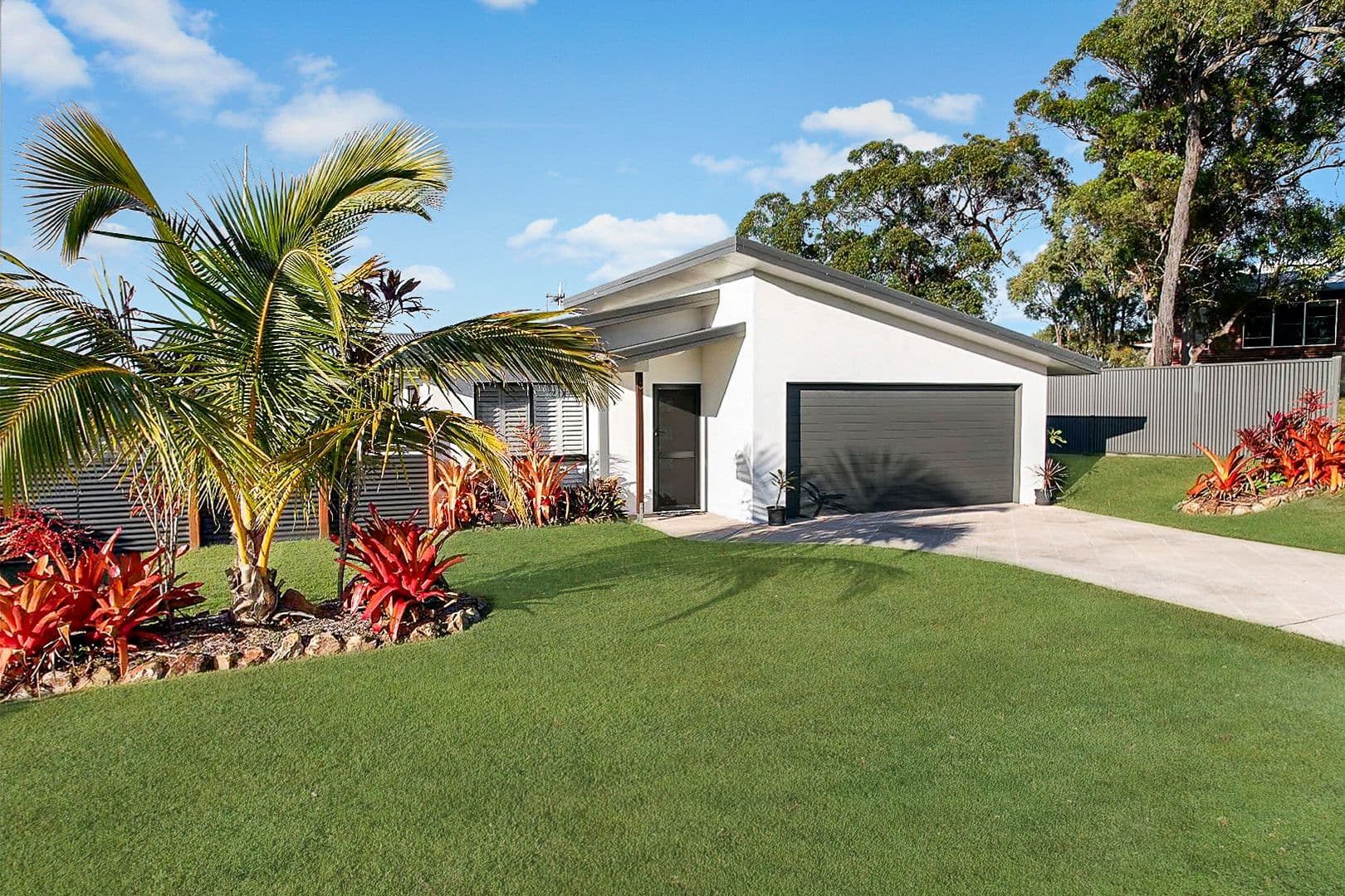 3 Seascape Close, Agnes Water QLD 4677, Agnes Water - Thumbnail 2