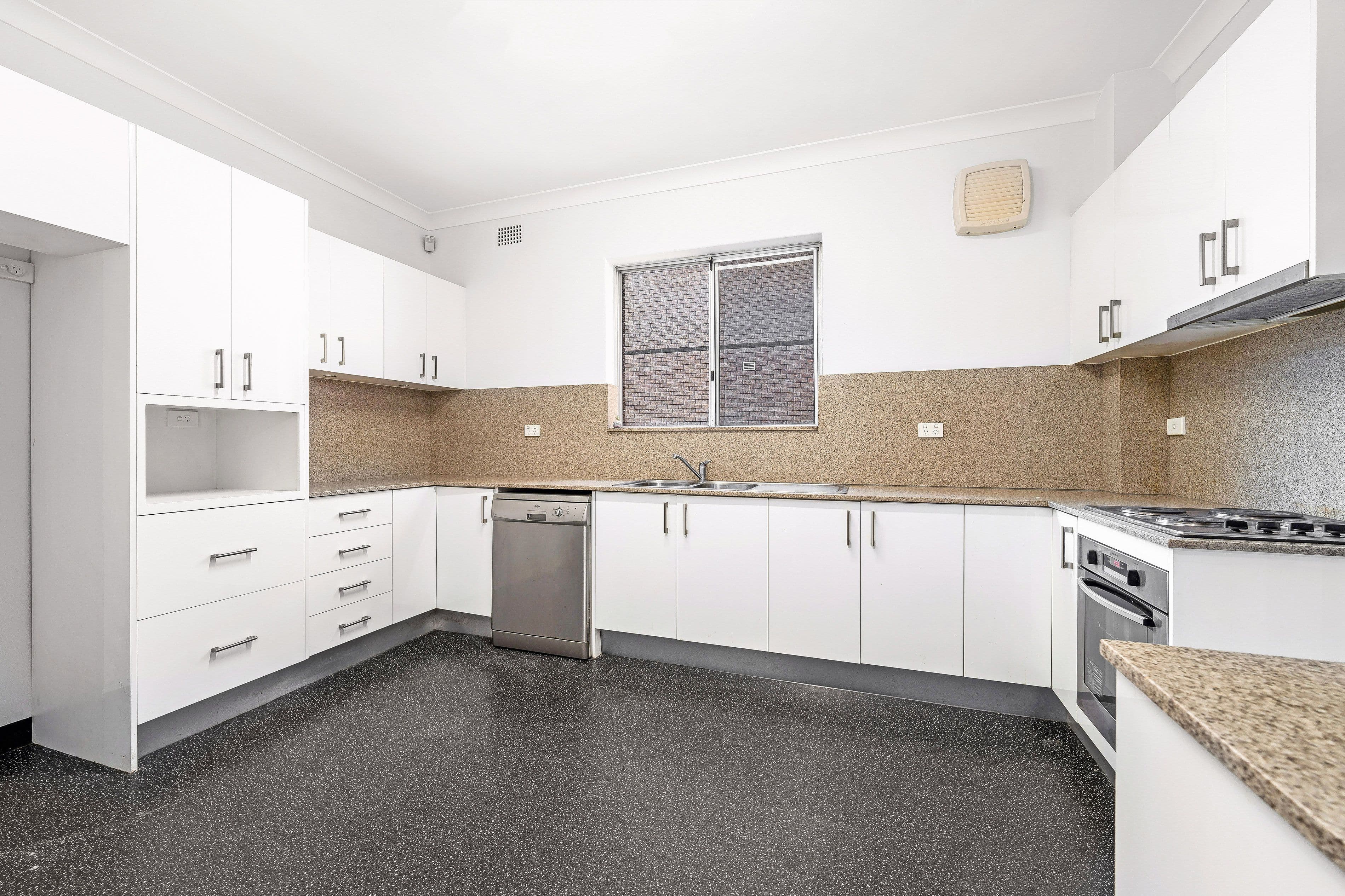 63 Gladstone Street, Kogarah NSW 2217, Kogarah - Thumbnail 3