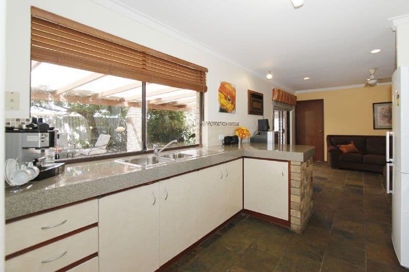 17 Grundy Way, THORNLIE WA 6108, Thornlie - Thumbnail 3
