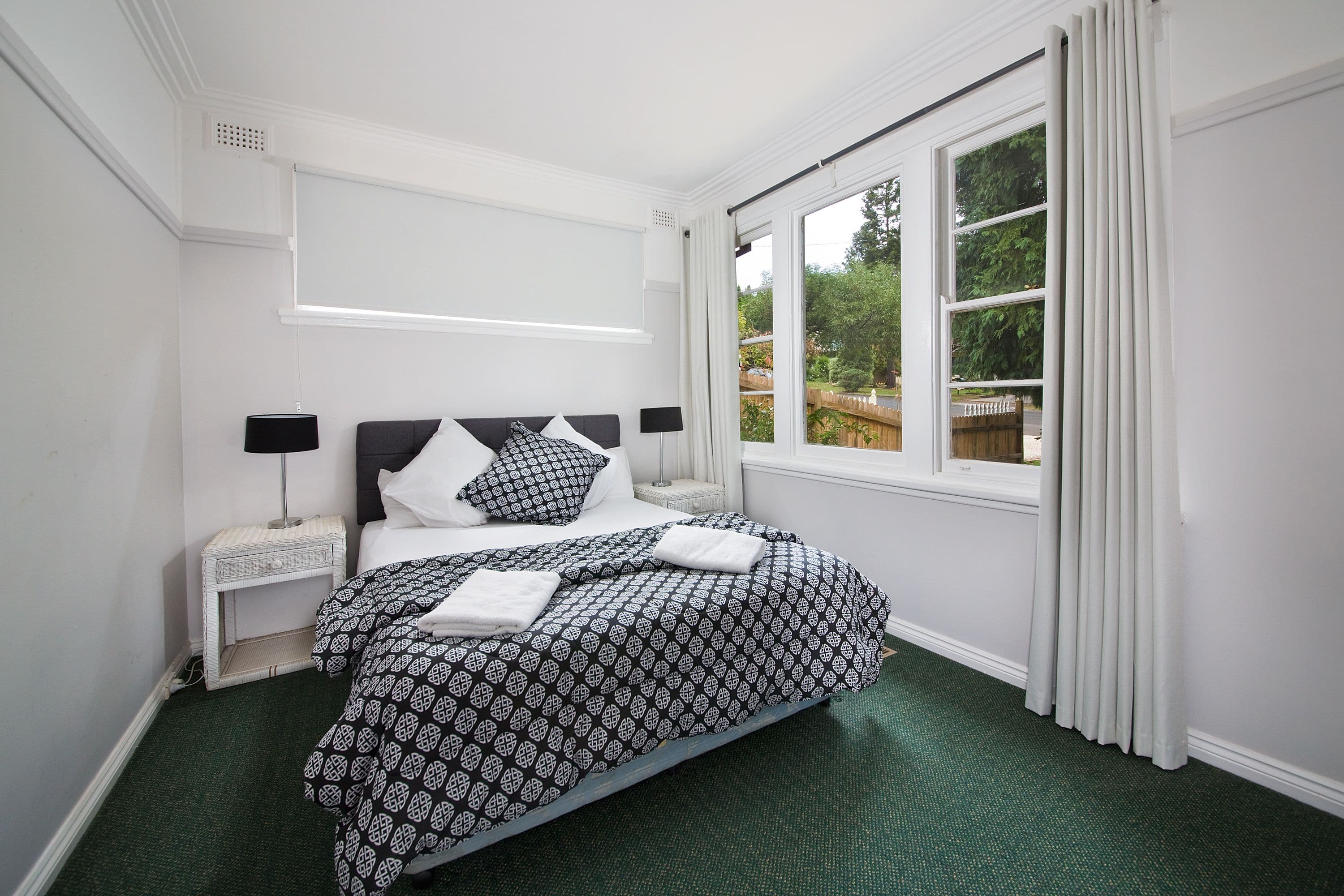 22 Lakeview Avenue, Blackheath - Thumbnail 3