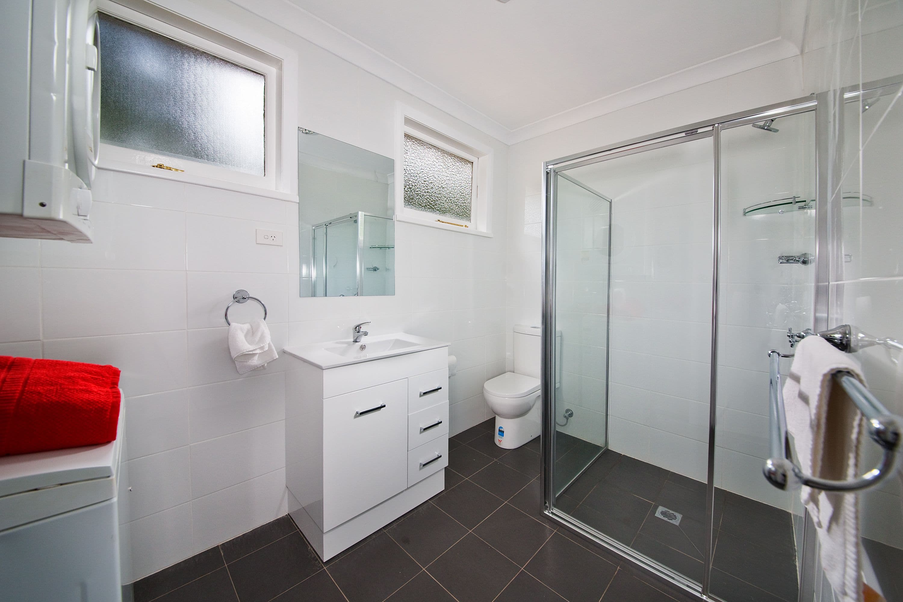 22 Lakeview Avenue, Blackheath - Thumbnail 4