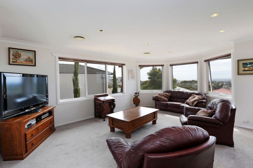 9 St Gabriel Place, Highton VIC 3216, Highton - Thumbnail 6