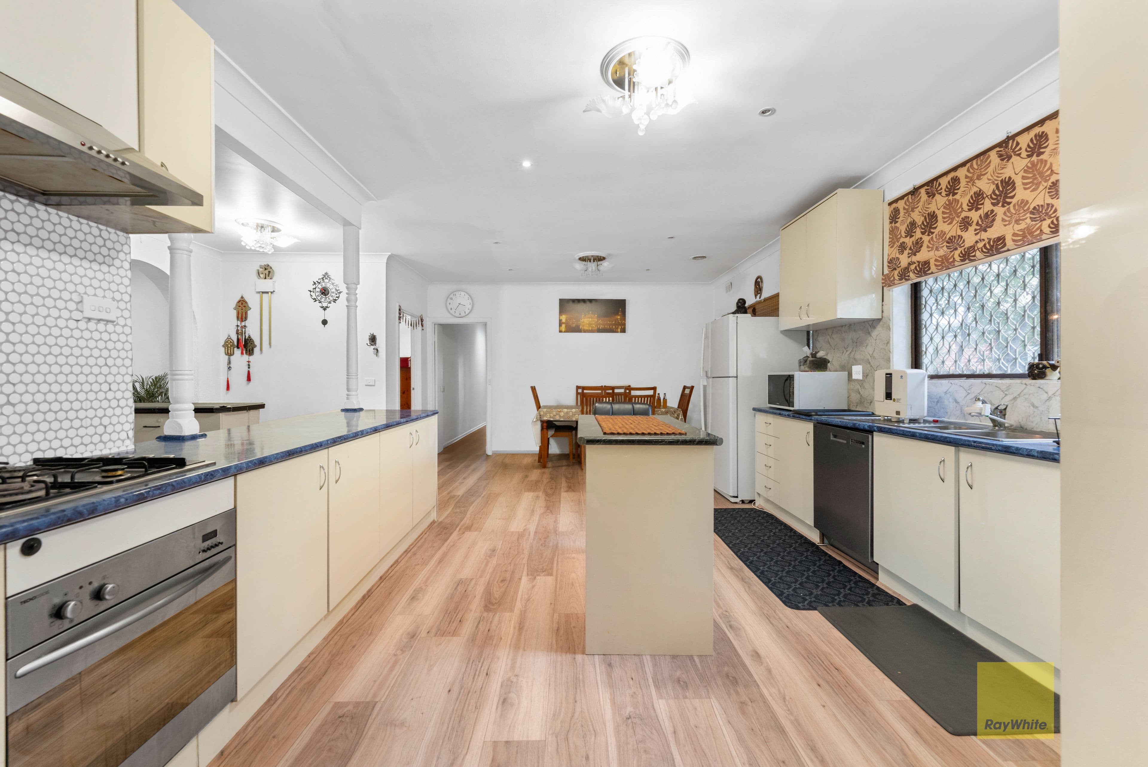 36 Gordon Avenue South, Altona Meadows VIC 3028, Altona Meadows - Thumbnail 3