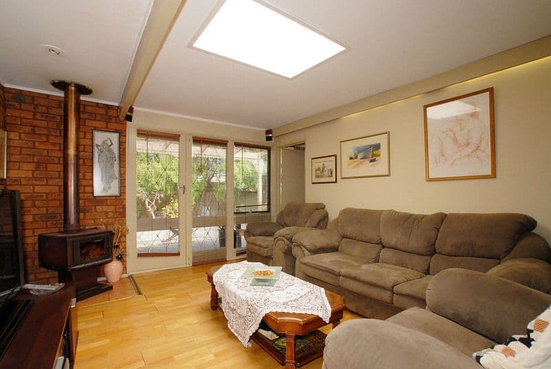 8 Watson Street, FRANKSTON SOUTH VIC 3199, Frankston South - Thumbnail 2