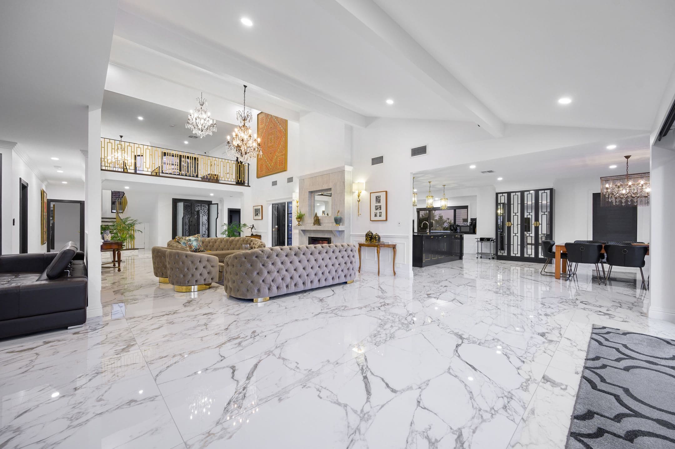 2 Royal Mews, Paradise Point QLD 4216, Paradise Point - Thumbnail 4