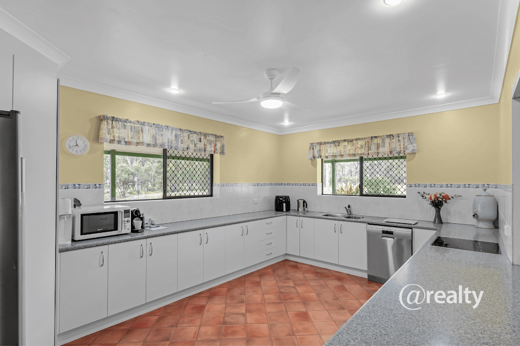 200 Philip Drive, Teddington, QLD, 4650, Teddington - Thumbnail 5