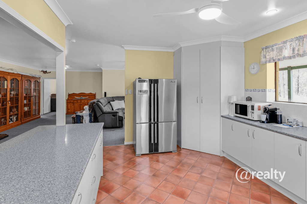 200 Philip Drive, Teddington, QLD, 4650, Teddington - Thumbnail 6