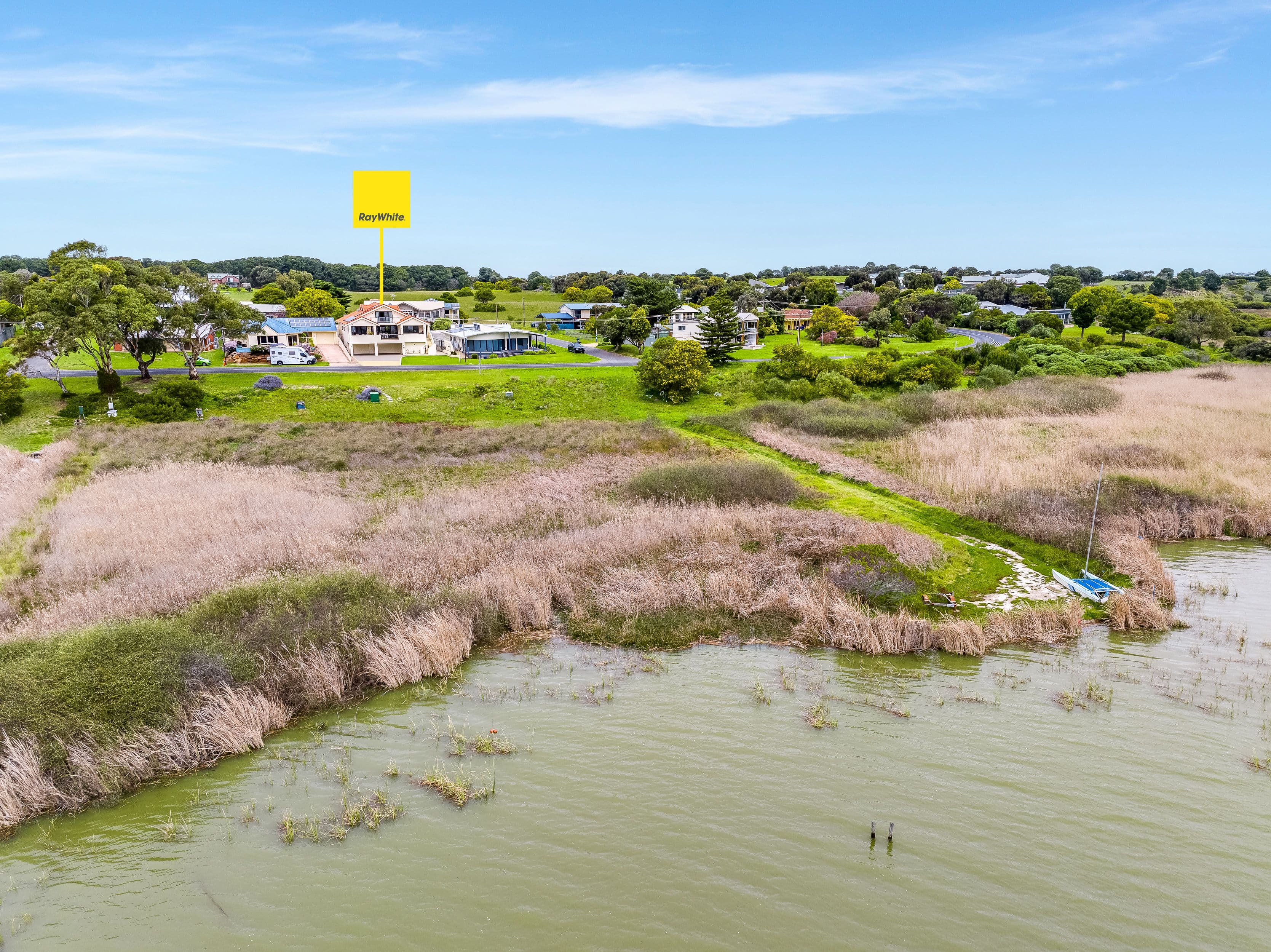 95 Captain Sturt Parade, Hindmarsh Island SA 5214, Hindmarsh Island - Thumbnail 2