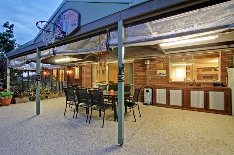 8 HILLVIEW Court, CROYDON HILLS VIC 3136, Croydon Hills - Thumbnail 2