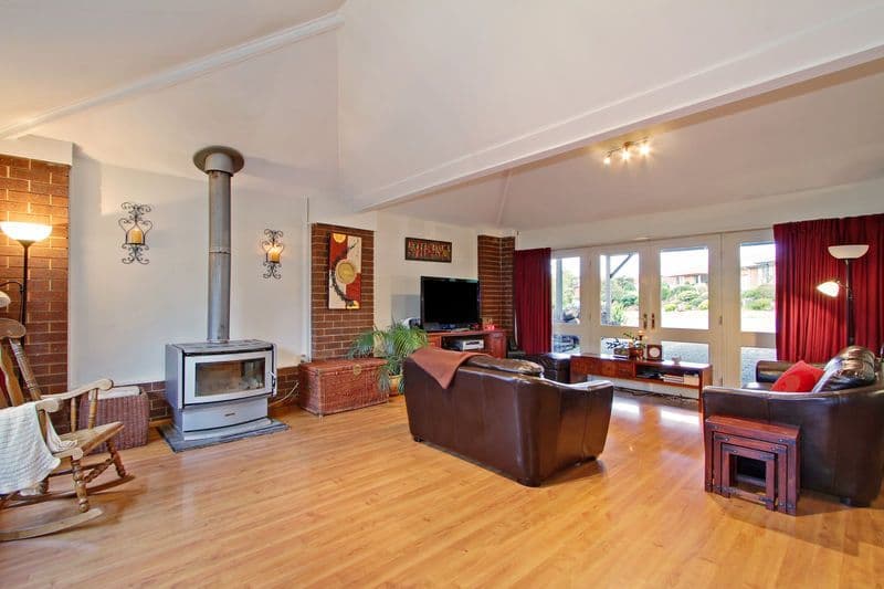8 HILLVIEW Court, CROYDON HILLS VIC 3136, Croydon Hills - Thumbnail 8