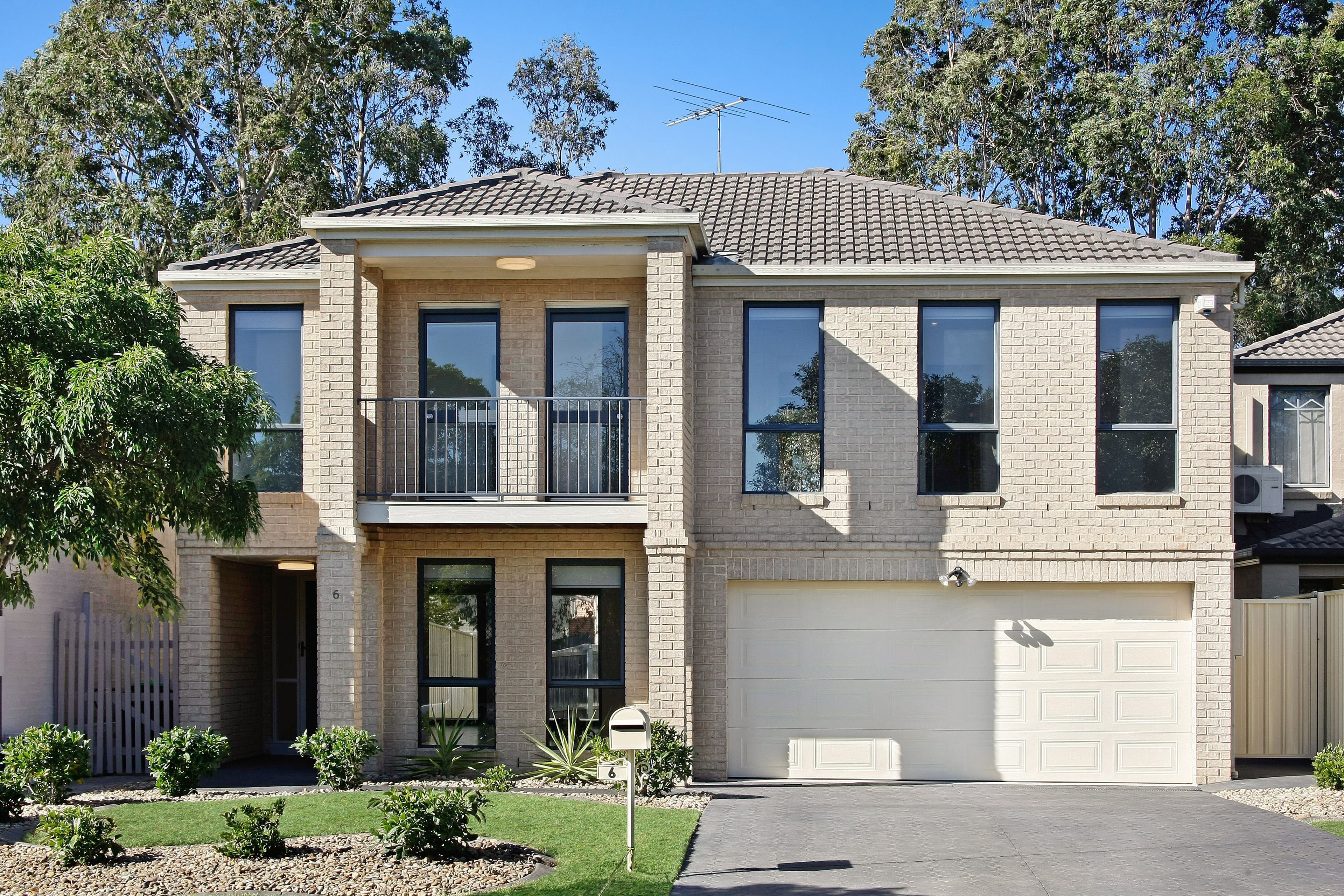 6 Rules Place, Horningsea Park - Image 1