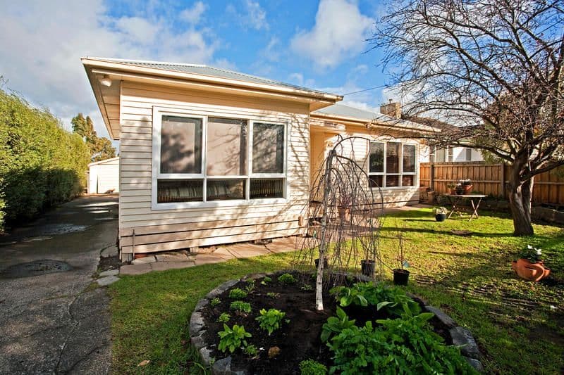 25 Marjorie Avenue, BELMONT VIC 3216, Belmont - Thumbnail 2