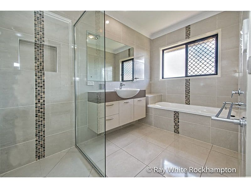 17 Mistletoe Avenue, Norman Gardens QLD 4701, Norman Gardens - Thumbnail 7
