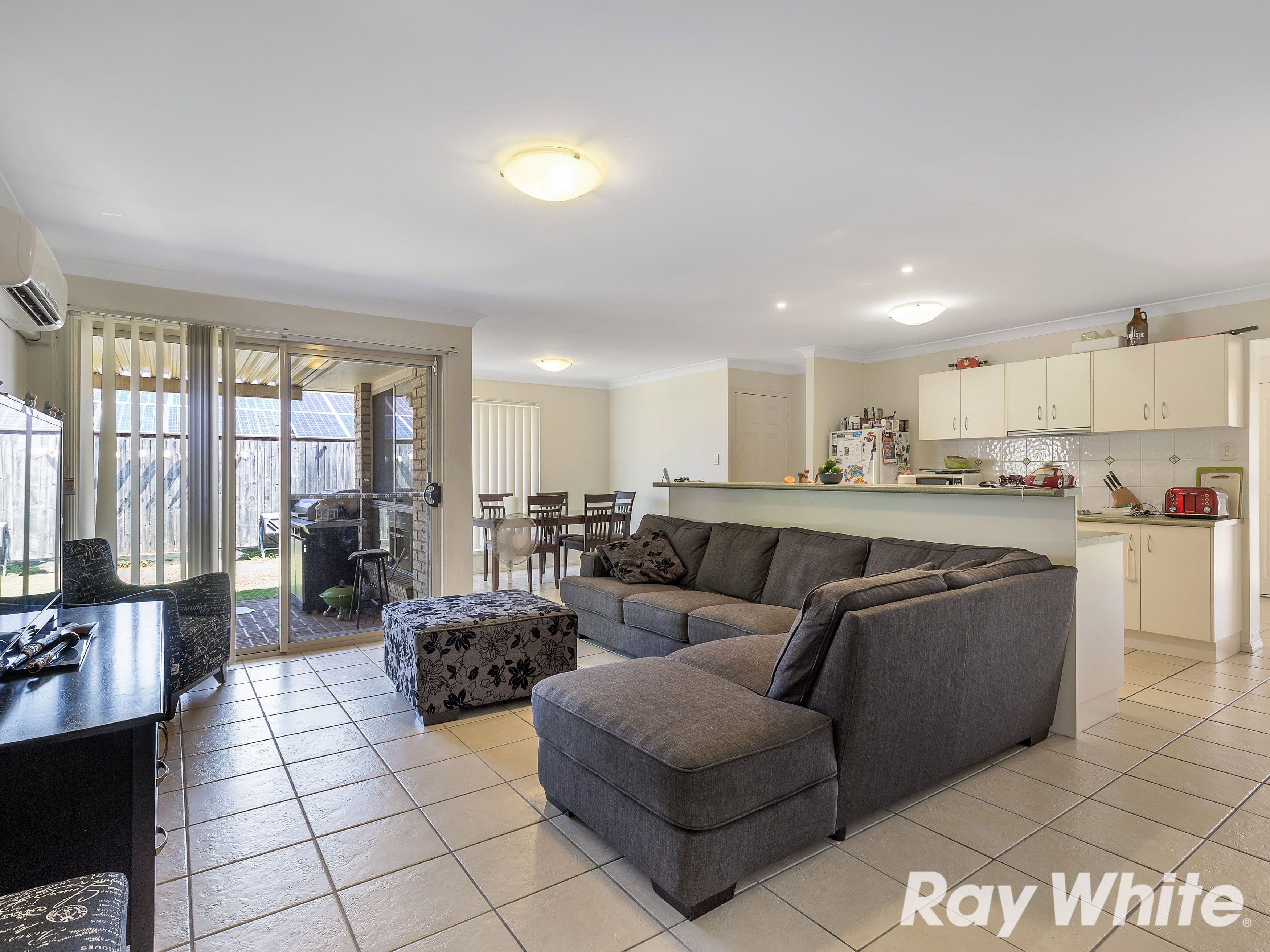 14 Toona Place, Calamvale QLD 4116, Calamvale - Thumbnail 2