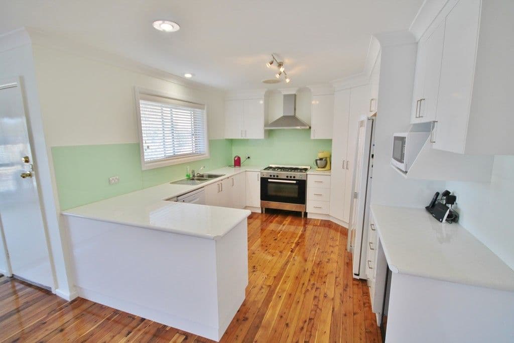 51 Fontenoy Street, Young - Thumbnail 2